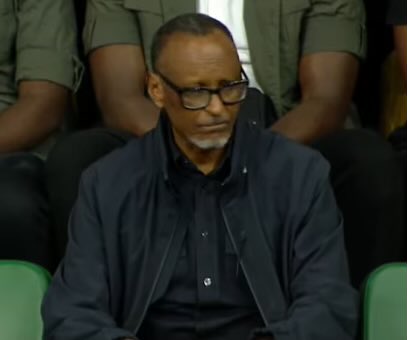 ClaudineUmubye1's tweet image. Le pouvoir n’efface pas la #responsabilité.

Le #Rapport #Mapping des #Nations #Unies a exposé de graves accusations contre l’Rwandan Patriotic Army #APR: des #attaques #systématiques, des #massacres et des #crimes qui—s’ils sont prouvés devant un tribunal—pourraient être