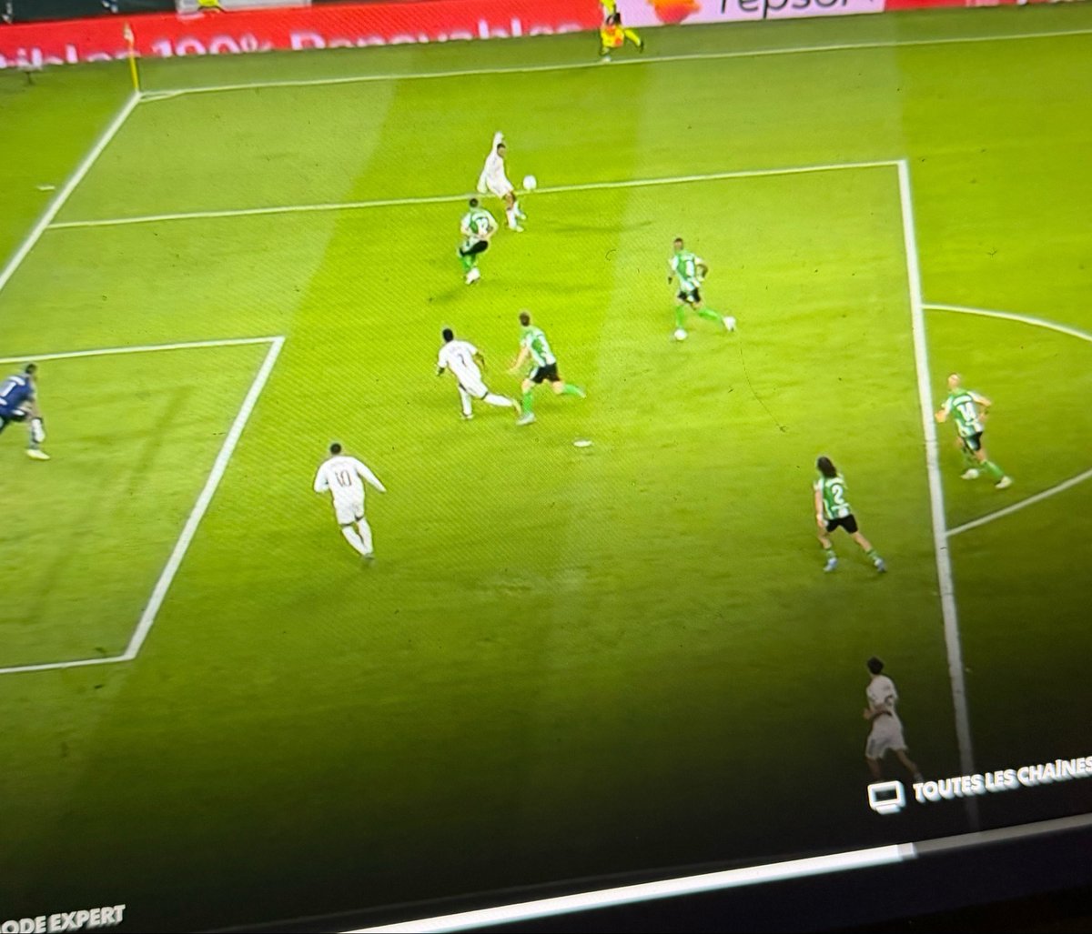 Loguito Fcb tweet media