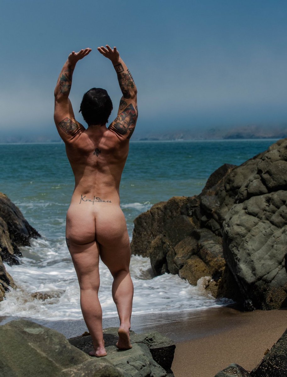 FemaleMuscleFa1's tweet photo. Kortney Olson https://t.co/zCHATDExS4