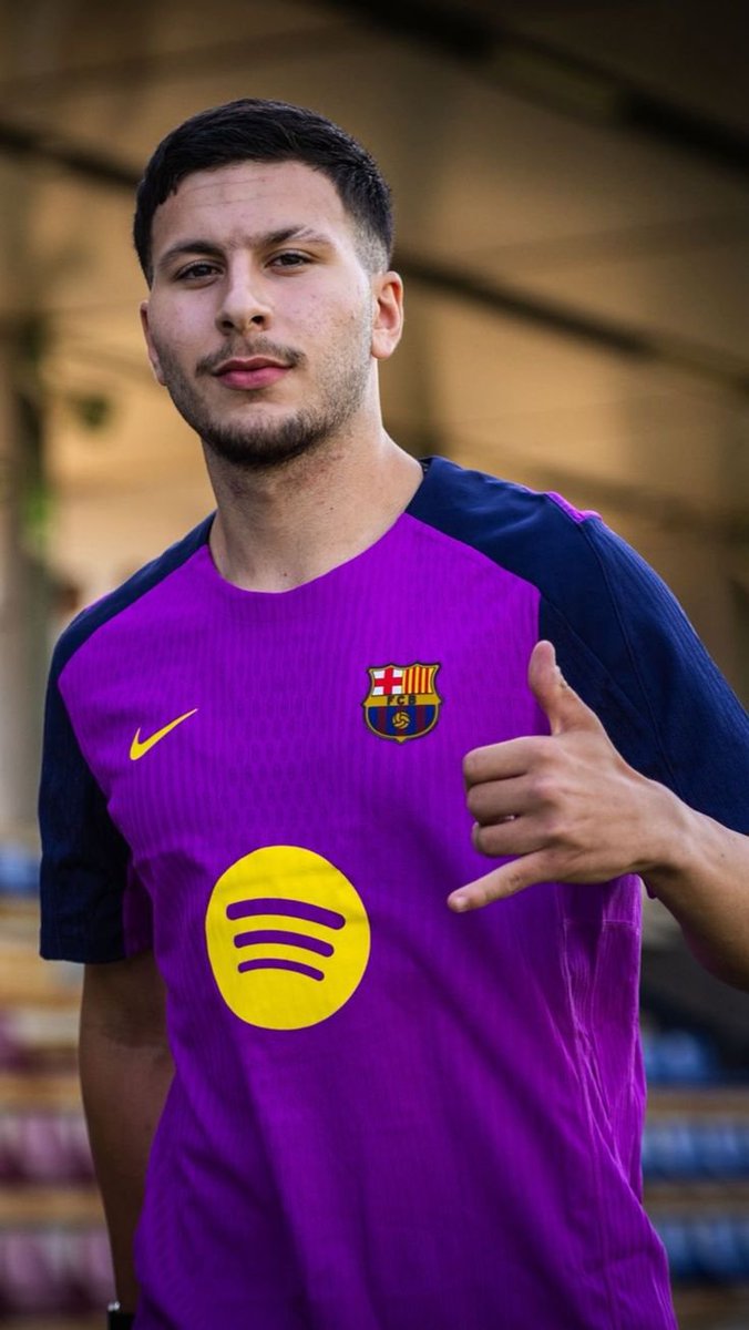 Real Madrid has Brahim Díaz, who doesn’t get close to the pitch unless a main attacker is injured. PSG has three left wingers in Kvara, Barcola, and Doué. meanwhile some culés want to see Roony leave because he’s not getting minutes.

Since the arrival of Roony, we’ve all badly