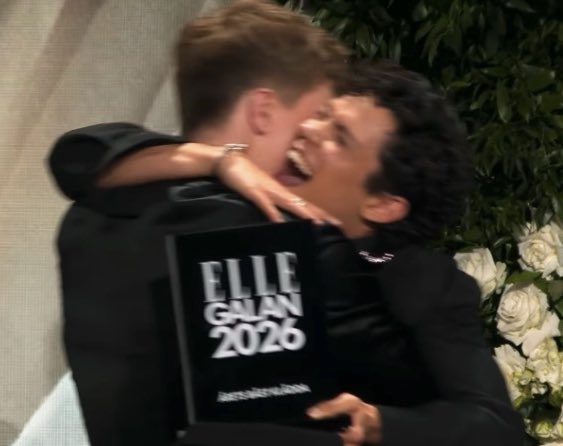 omar will always the happiest person when edvin wins an award oh my god
