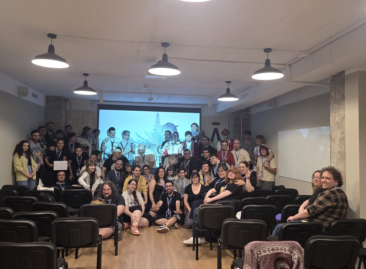 ¡¡Muchísimas gracias a los 60 Guerreros de la Luz que habéis asistido a la primera Fanfest de <a href="/FFXIVESP/">FFXIVESP</a>!!

Con gente como vosotros dan ganas de montar cualquier cosa :_) y con lo aprendido de hoy, sólo queda hacer cosas más maravillosas ♥️

¡GRACIAS!