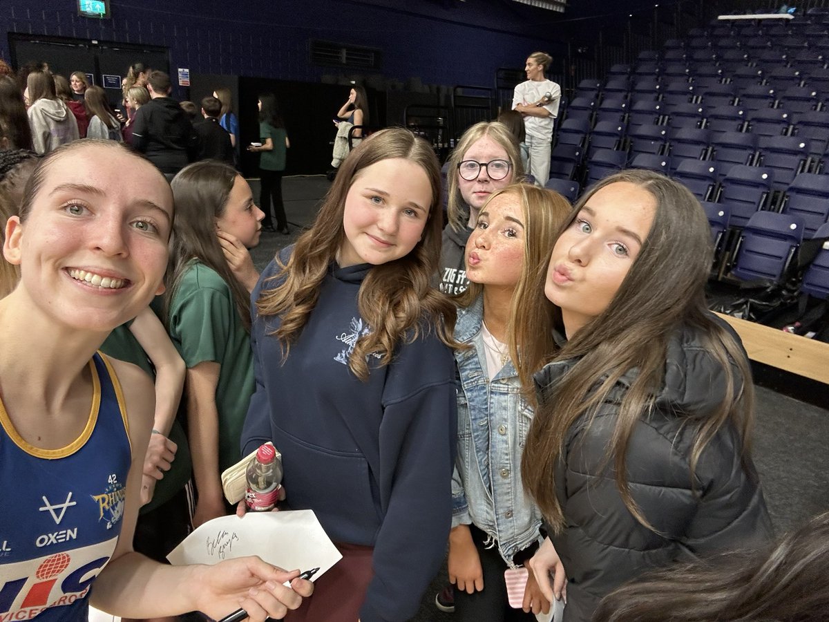 ManorCroft_PE's tweet photo. Students even got to meet some of the players! 😄 

#TeamMCA
@DeltaManorCroft https://t.co/CLvPknlP6Y