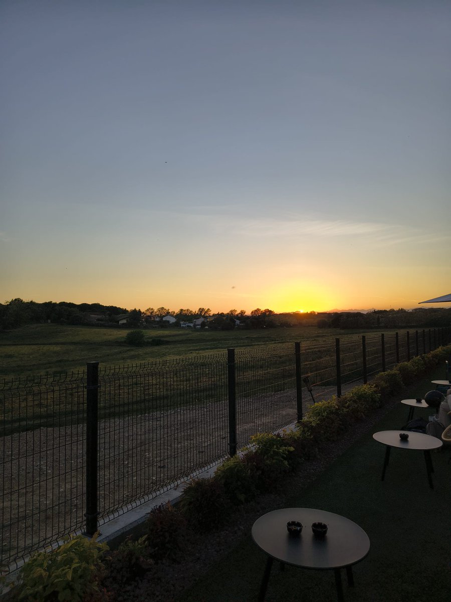 Marconepope71's tweet image. Aperitivo davanti ai campi.. 
#novara