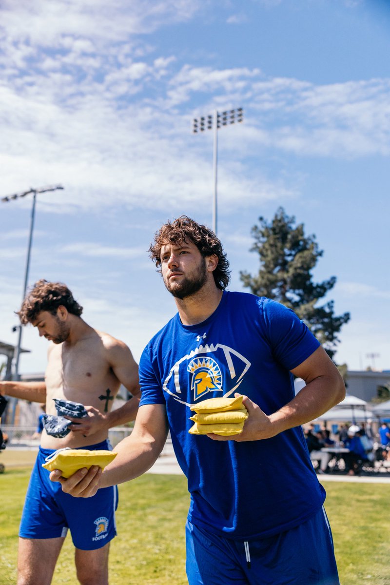 SanJoseStateFB's tweet photo. family fridays 🤙

#ThisIsSparta | #AllSpartans https://t.co/kXpmswOMCv