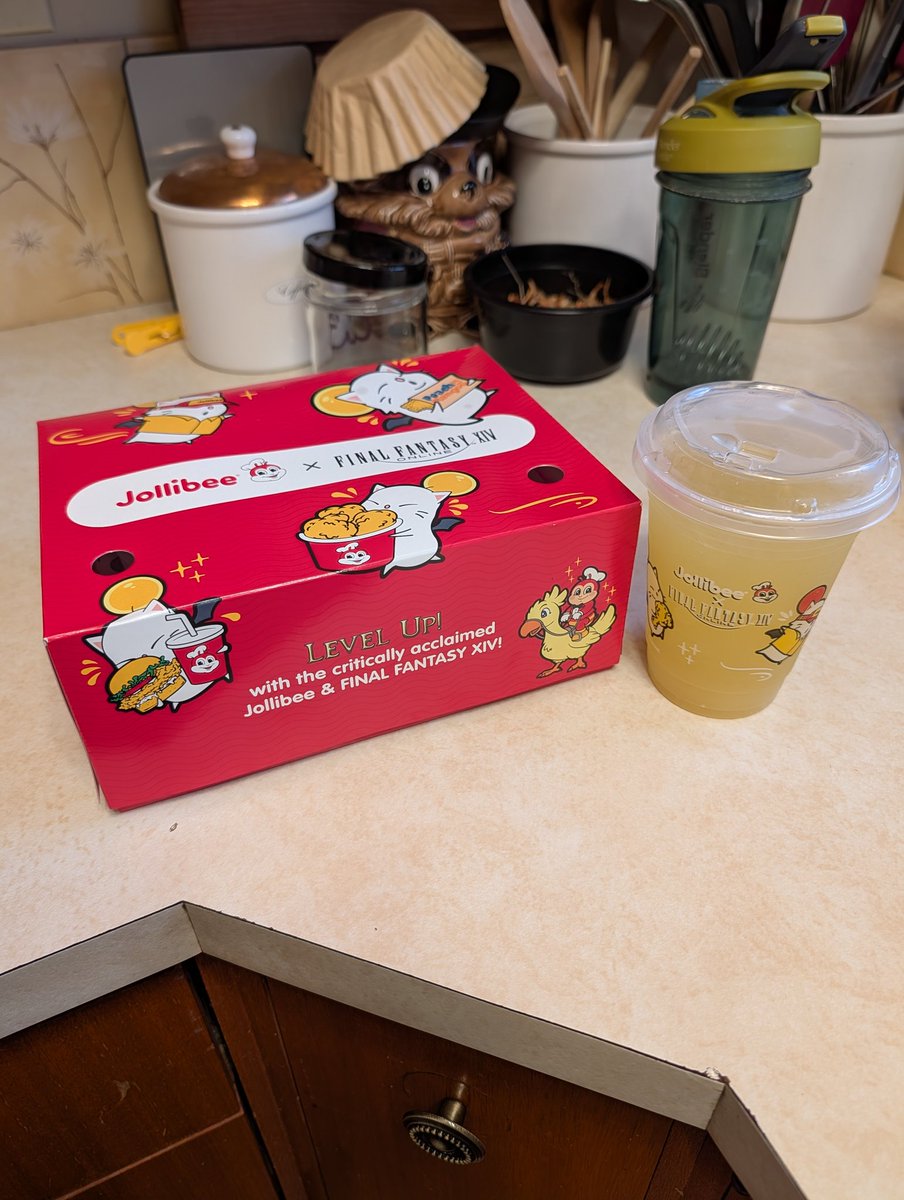 Merlando306's tweet photo. Jollibee x FFXIV Crossover for the Marks. https://t.co/SRefwXGZIh