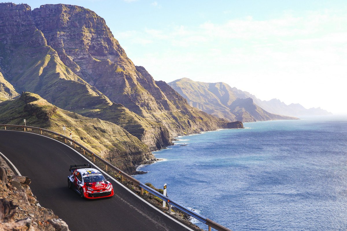 SoyMotor's tweet image. 🔛Rally Islas Canarias: Sébastien Ogier cierra como líder la jornada de viernes

👉Toyota comanda en el asfalto canario con el francés al frente y Oliver Solberg segundo

🔝Dani Sordo continúa como el mejor piloto de Hyundai

#WRC @RIslasCanarias
