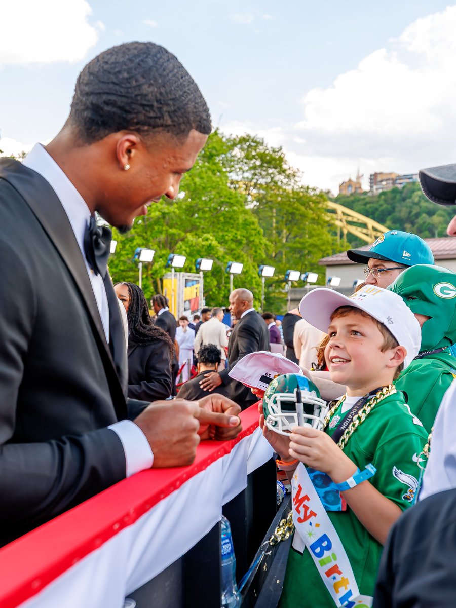 onlocationexp's tweet image. Coolest kid in school come Monday…confirmed 🥳🎁🎂 #OnLocation #NFLDraft