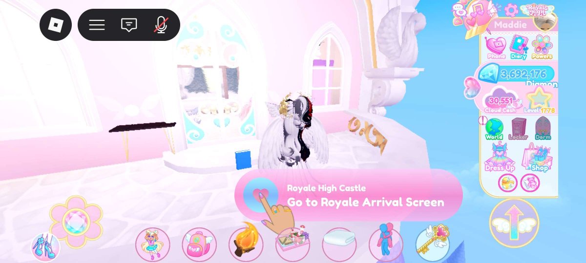 Alc1na_'s tweet photo. @RoyaleHighValks but when i joined on my pc 15 minutes later they were broken again, so i went back to my phone and the realm was gone. great game! love the game breaking bug that the devs pretend doesn't exist and the social media team ignores when it's brought up! https://t.co/7ZsMnOh4io