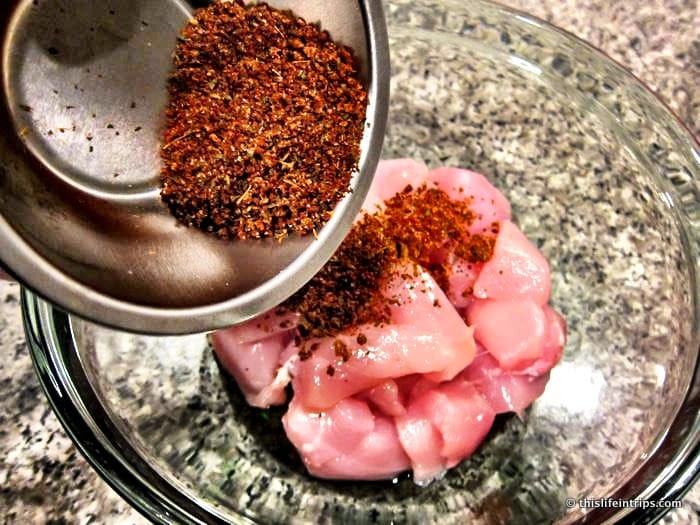 wlsWksks's tweet image. [Celebrate the weekend with our limited-edition Spicy Mango Shrimp Bowl!  Fresh grilled shrimp, zesty mango salsa, cilantro-lime rice—only available this Saturday u0026 Sunday. Grab yours before it’s gone!  #WeekendFeast #LimitedTimeOffer]，