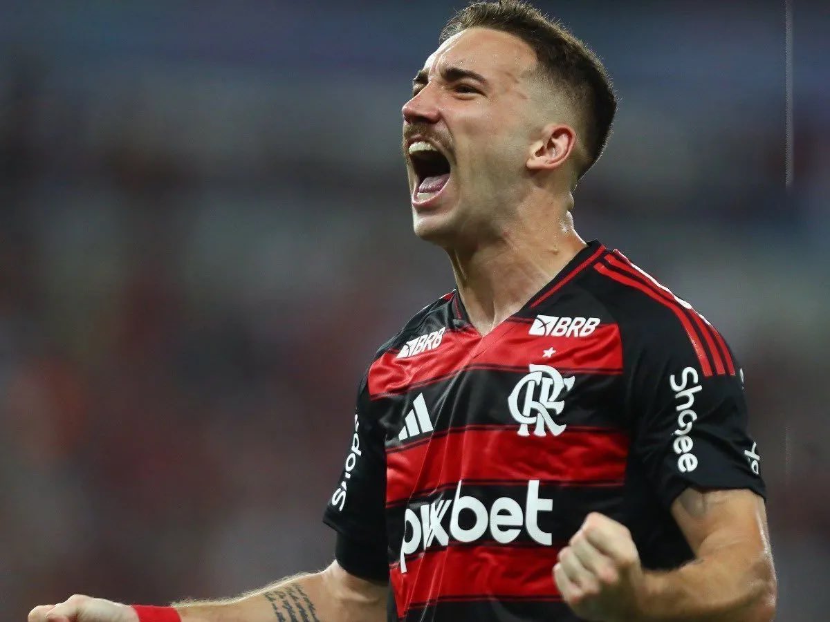 Fechado com você 10 da zaga.

Não troco por nada. Um dos nossos.