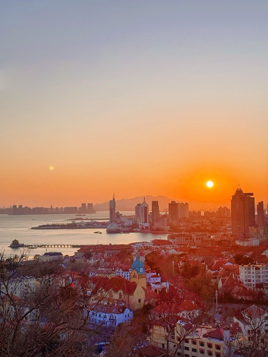 TharunRakshitha's tweet image. Photography 101 Tip: Use natural light (morning/evening is best!) for soft, flattering shots. Avoid harsh midday sun—your subjects will thank you! #PhotographyTips #BeginnerPhoto #CaptureTheMoment