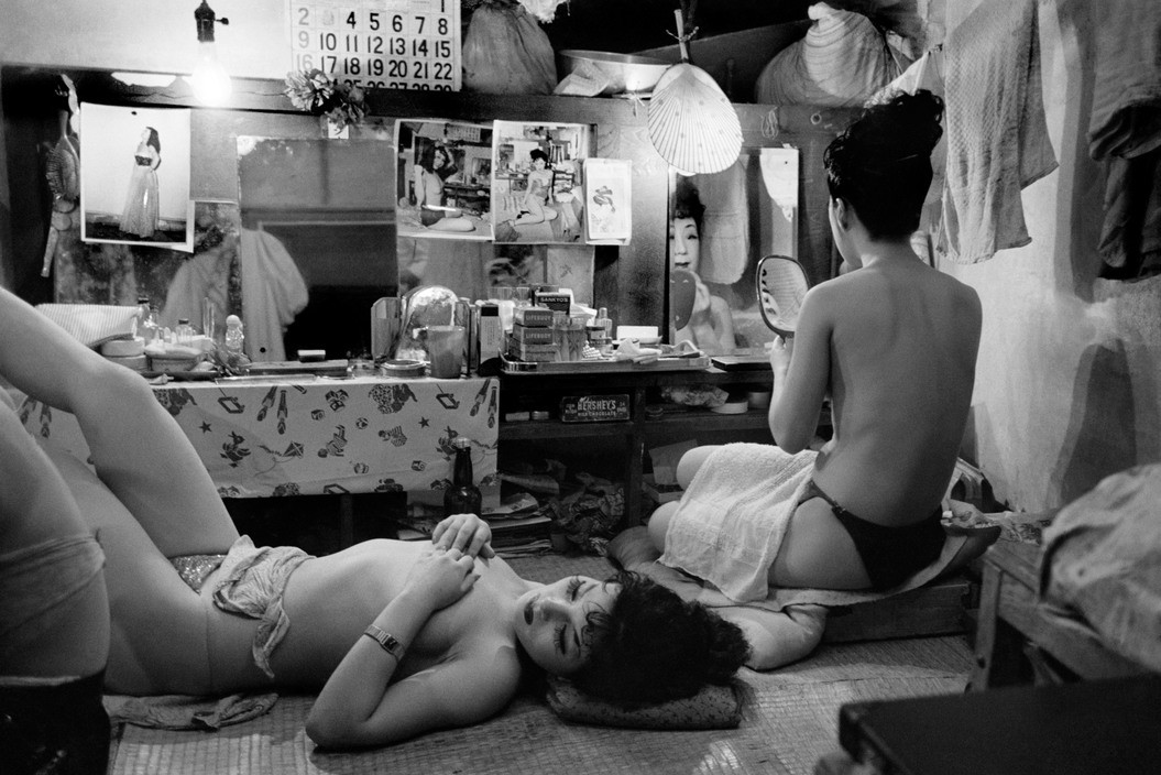 Women getting ready in a striptease club, Tokyo, 1951

Photo by Werner Bischof