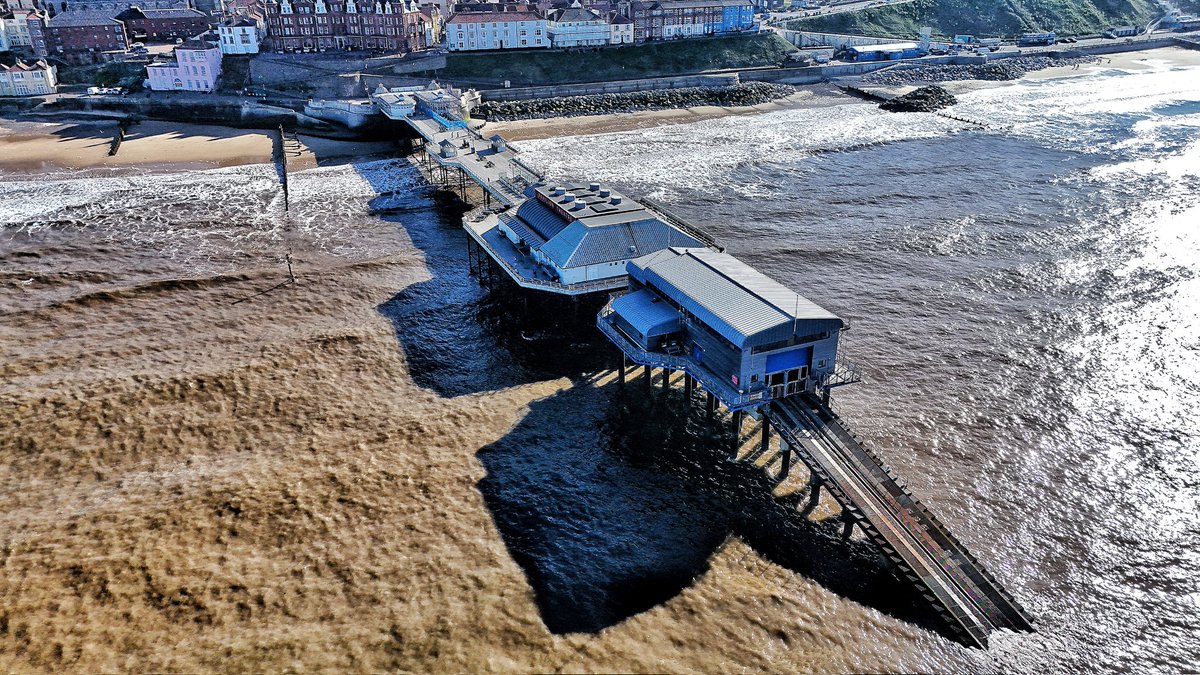 Shaun_Button_'s tweet image. 🌞+⛱️+🐟 and 🍟 = C R O M E R  ♥️ 
#photo #Drone #DronePhotography 
#beach #Norfolk #uk 

@no1cromer @thecromerpier @NorthNorfolkDC @nthnorfolknews @NorthNorfolk