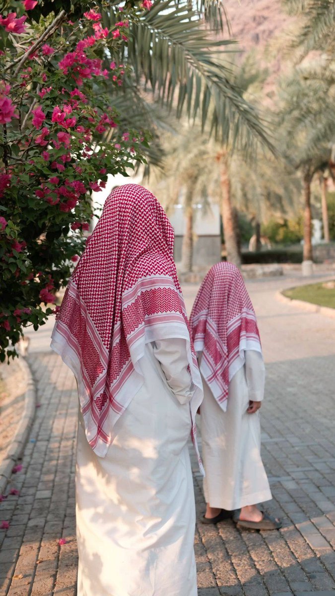 "نسأل الله أن ينير قلوبنا، وأن يملأها إيمانًا وتوحيدًا" .. 🤲