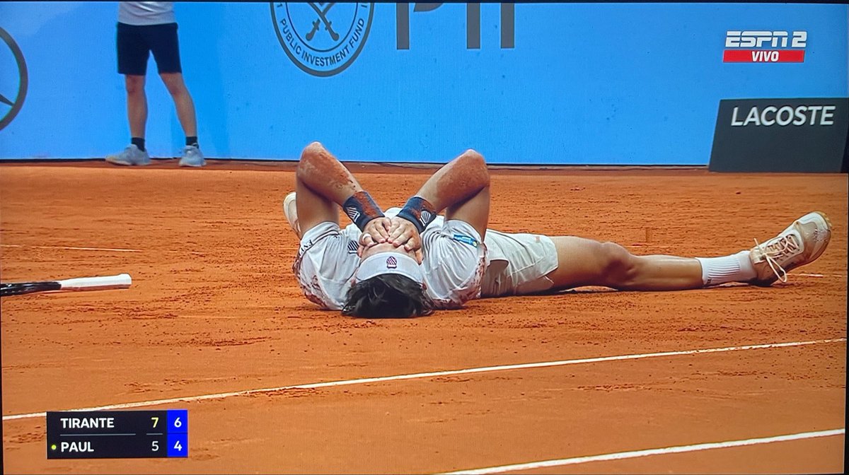 Tenisudamerica's tweet photo. THE HERO

Traigan al yankee Top que quieran, que no son problema para Thiago

A tercera ronda de M1000 por primera vez, y el tenis de este hombre no para de crecer https://t.co/zOjCweQE54