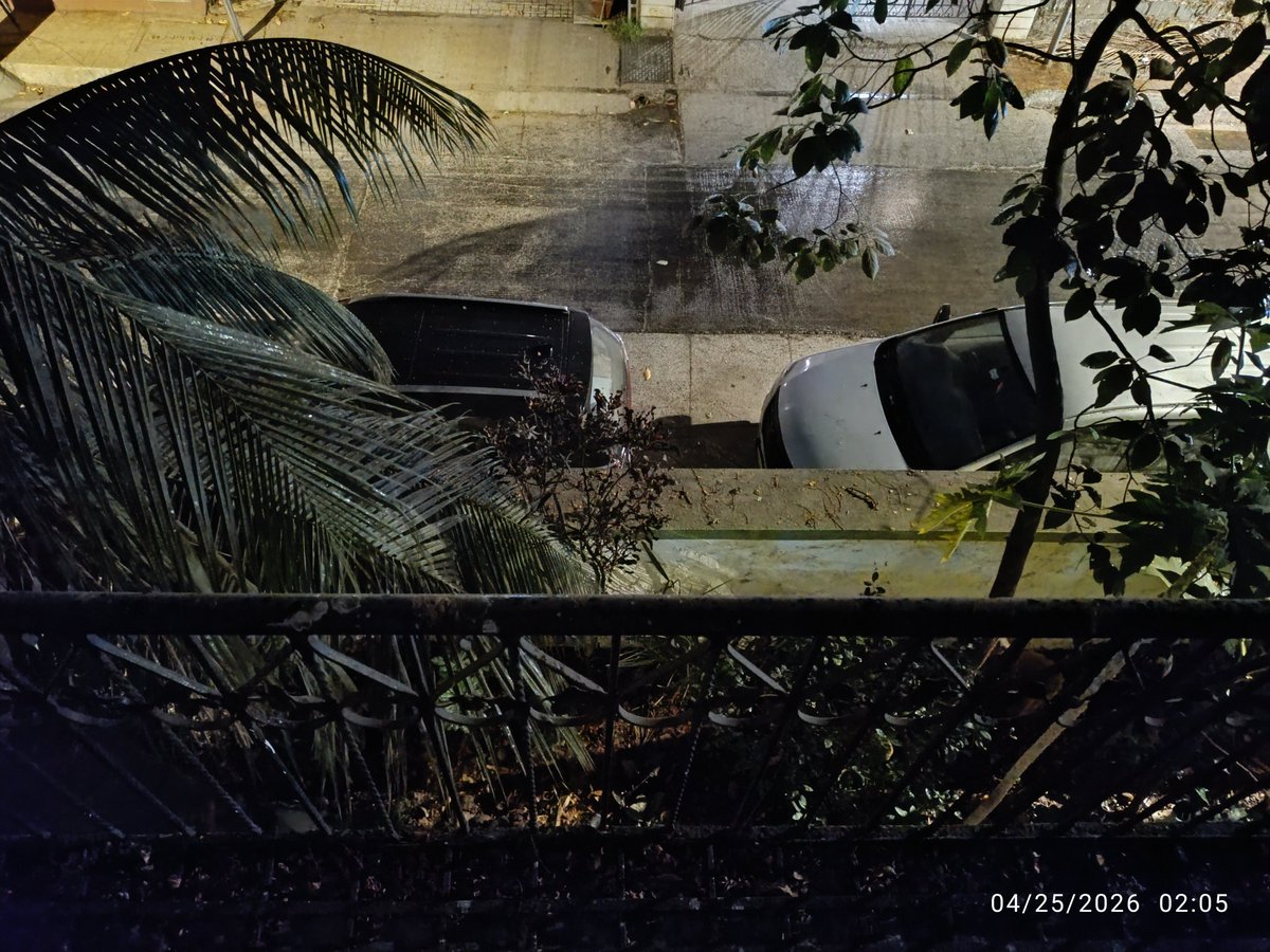 MissNatasha1000's tweet image. Welcome the first delicate sound of thunder ⚡ &amp;amp; rains of Mumbai 🌧️ . 

Saturday 25th April 2026 at 1.57 am

First it was high humidity followed by the sweet smell of the first rains 

youtu.be/3k3jxi4JhXA?si…

#MumbaiRains 
#Mumbai
#rainydays