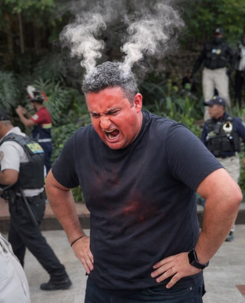 Samuel Pérez crítica mucho a la Muni. 

Pero si analizas su discurso, básicamente lo que está diciendo es que está bien que no se haga nada, hasta que el dinero lo maneje él o un alcalde de su partido.

🤡🤡🤡