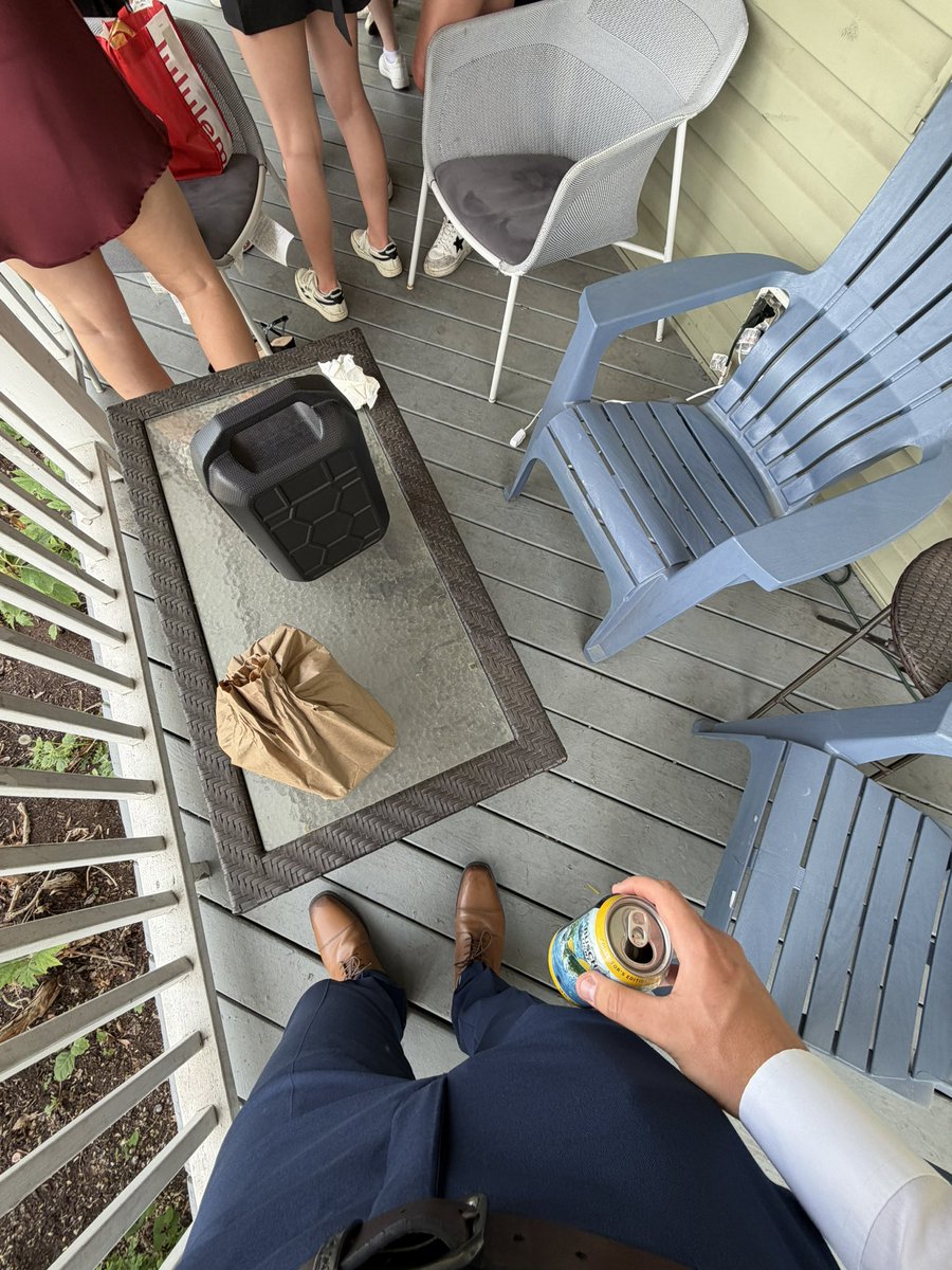 JonathanHard94's tweet image. High in the 70’s tmr #weatherapp