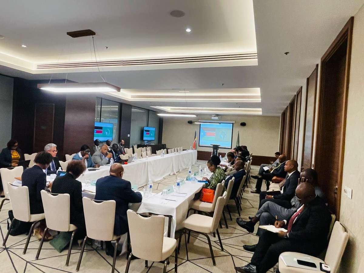 RJMECsouthsudan's tweet photo. In Juba, during a joint briefing session with the visiting @AUC_PAPS on the status of the Revitalised Peace Agreement, @RJMECsouthsudan Chief of Staff, Amb. Berhanu Kebede today urged immediate de-escalation and the protection of the integrity of the Agreement. He called...1/2 https://t.co/UzYcwObB8D