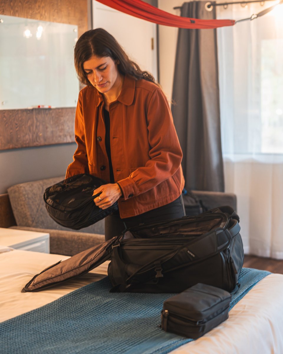 Nomaticgear's tweet photo. Most overpacking is a system problem, not a bag problem.

Compression Cubes, Toiletry Bag, Vacuum Bag. 

Up to 30% off during the Ready to Fly Sale.

https://t.co/8slCcFlGp8

#NOMATIC #PackSmarter #TravelAccessories #ReadyToFly #Momentum https://t.co/HLITRQmnzH