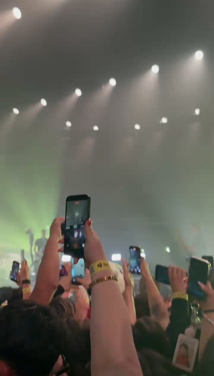 slpkdoll's tweet image. why are they literally everywhere.. 
spotted at bmth concert😭 #danandphil