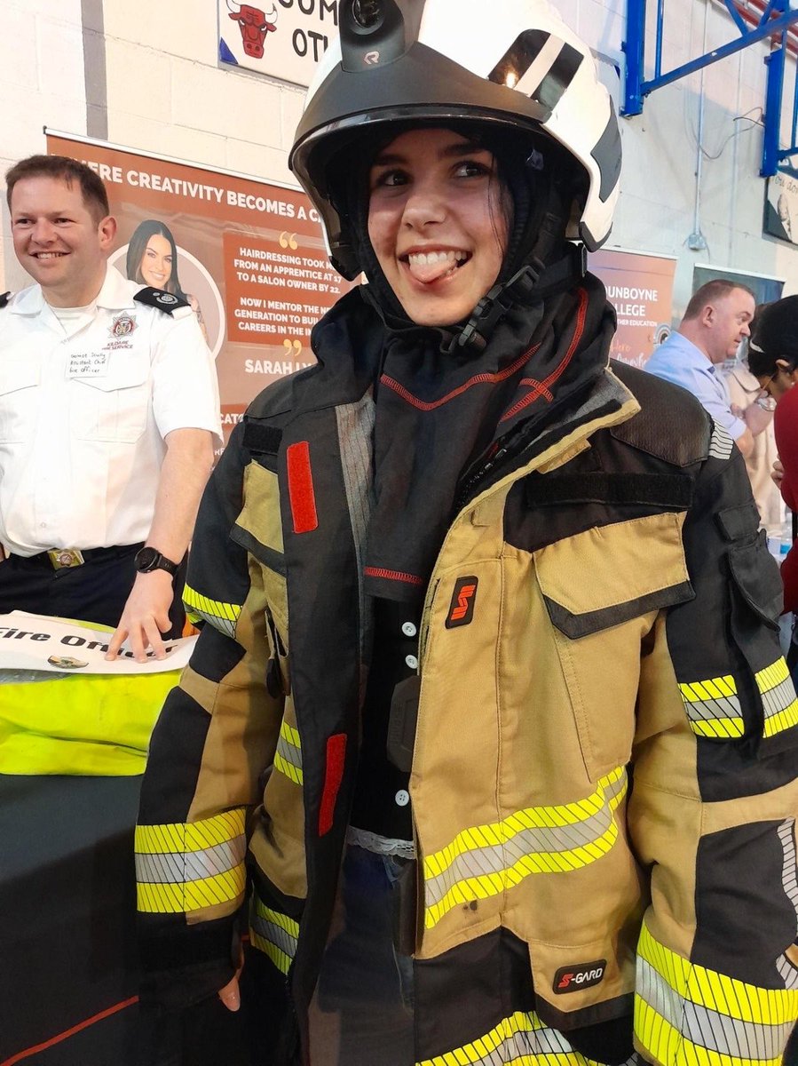 scoildara's tweet photo. Great to see so many students engaging so positively with our visiting representatives on the stands last night - who knows, we might even have a few future Gardaí or firefighters among us! Thanks to Ms Payne and Ms Ward for capturing these images 📸 https://t.co/sOmJBV8bL7