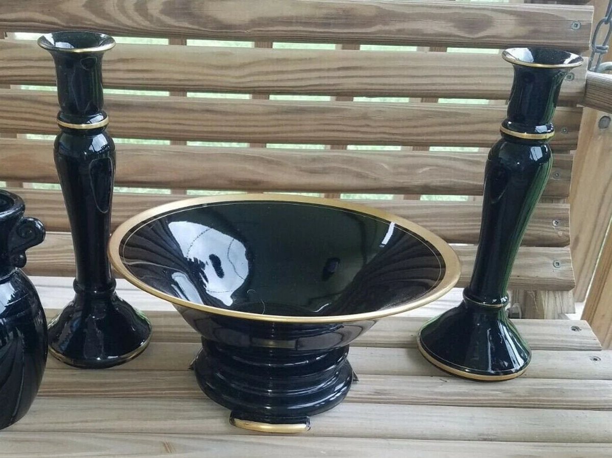 SubRosaMagick's tweet image. Antique Black Amethyst Glass with Gold Trim - L. E. Smith Art Deco - Scrying/Gazing Bowl Set with Candlesticks - c. 1920s 
#ArtDeco #Antiques #Scrying