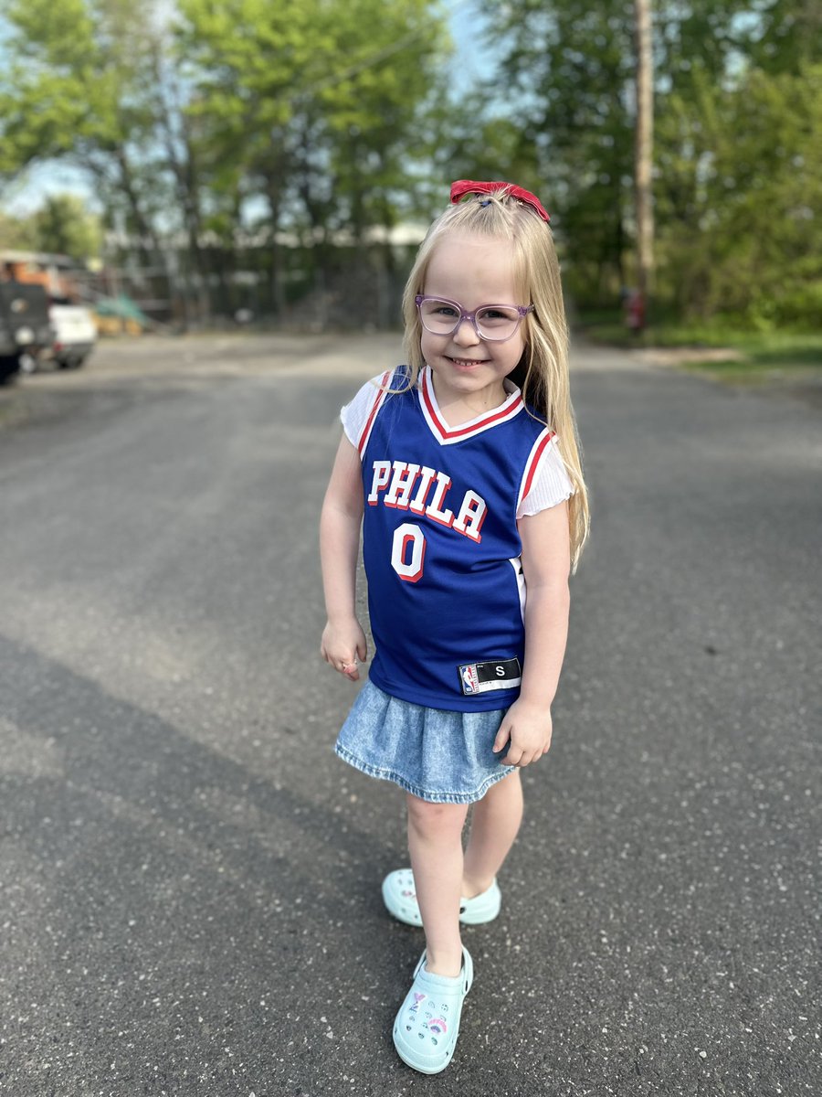 mandalally's tweet photo. @TyreseMaxey’s biggest fan obviously @sixers @NBCSports https://t.co/nPATvM48kz