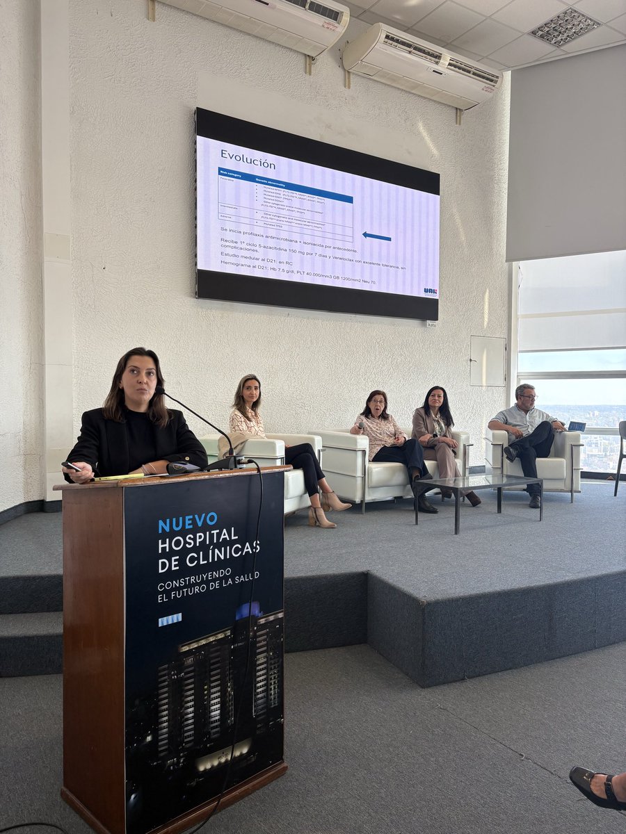 CatedraHemato's tweet photo. Discusión de casos clínicos con un gran panel 💪🏻 @avazquez4 @basquiera https://t.co/lSpkOW0RAg