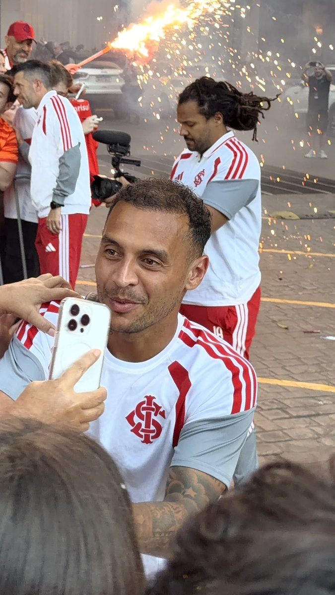 Lucas Collar tweet media