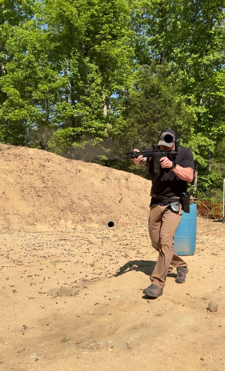 hoggbylgja's tweet image. ‘Murica. Did some actual training today. These were from a SWAT team qual test and I wanted to see how I’d stack up. Not too shabby. 
Shooting a #danieldefense DDM4V11 pro, a DD PDW in .300BLK, and a G5 #Glock 19.