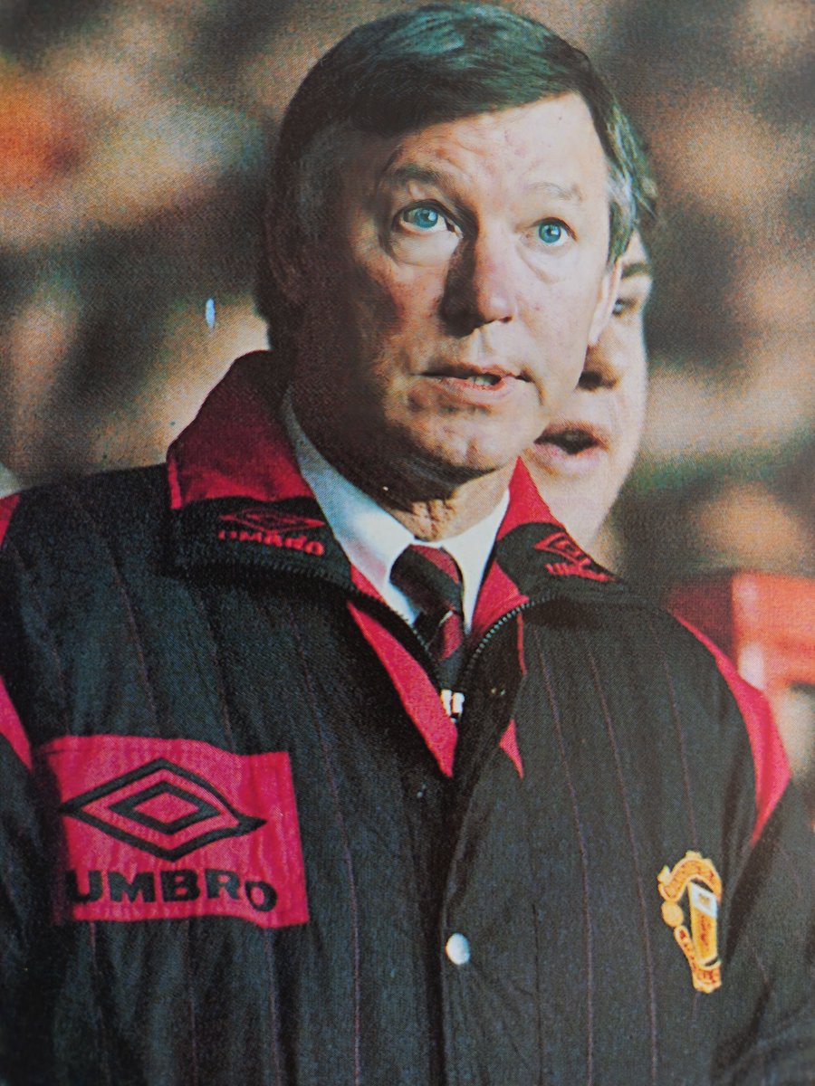 MUFCPremYrs's tweet image. Sir Alex in a couple of terrific #MUFC coats from the Nineties.