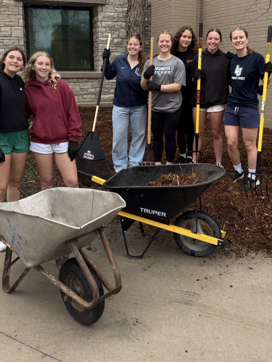 LawrenceUni's tweet photo. Lawrentians in action for Earth Week 🌎💚 Students, staff, and faculty came together for a campus-wide clean up to care for the place we call home. #EarthWeek #Sustainability #Lawrentians https://t.co/YDstZT79I2
