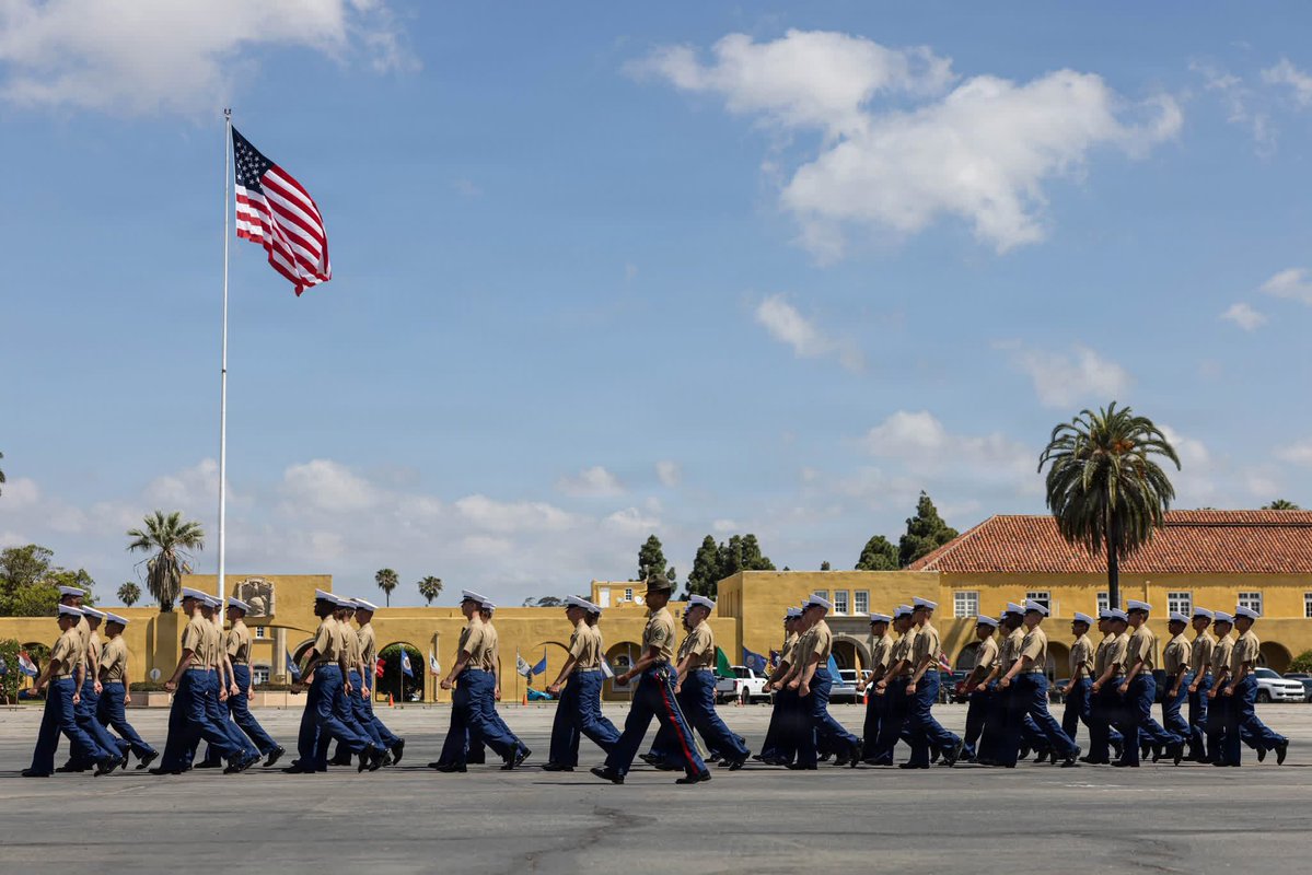 MCRD San Diego tweet media