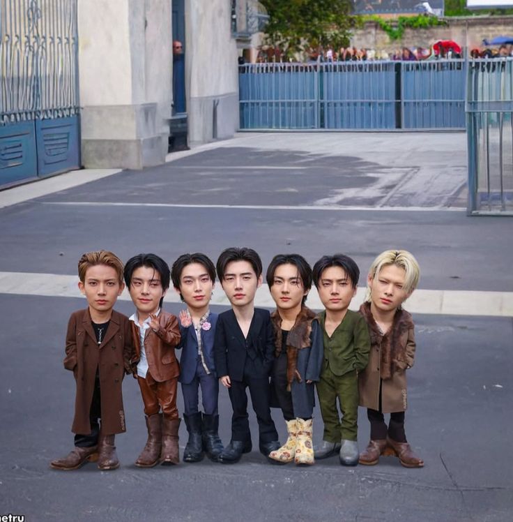 lolo • sevEN-☘️ tweet media