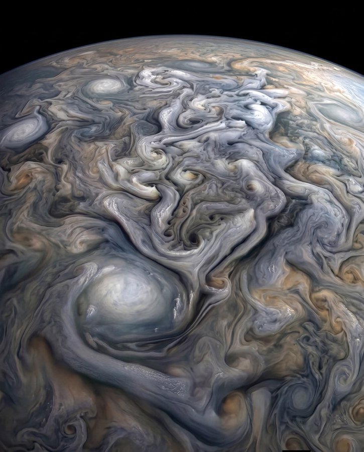 NASA Just Dropped the Closest Photo Ever Taken of Jupiter — And It Looks Like Pure Art
This is not a painting.
This is a real photograph of Jupiter, captured closer than ever before.From just 4,400 miles above the gas giant’s swirling clouds, NASA’s Juno spacecraft has revealed a