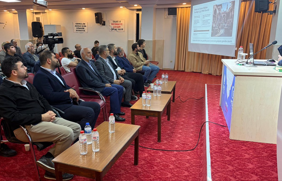 agdadana01's tweet photo. Asr-ı Saadet Dersimiz İlahiyatçı- Yazar Bilal Düzbayır Bey’in katılımıyla gerçekleşti. https://t.co/5IyXbAu6sF
