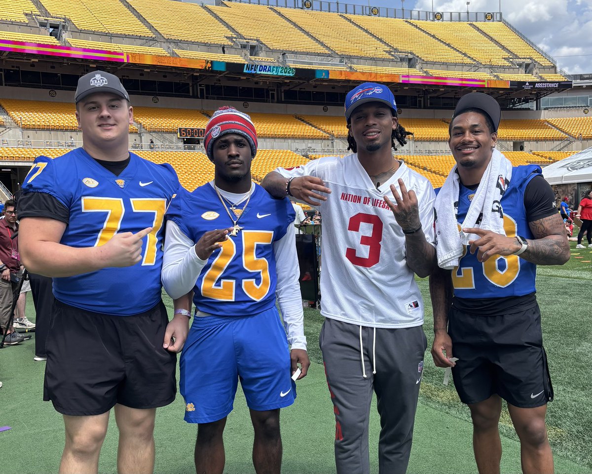 Pitt_FB's tweet photo. It’s always the right time to give back to Pittsburgh 💙💛 https://t.co/9tzZWwIToD