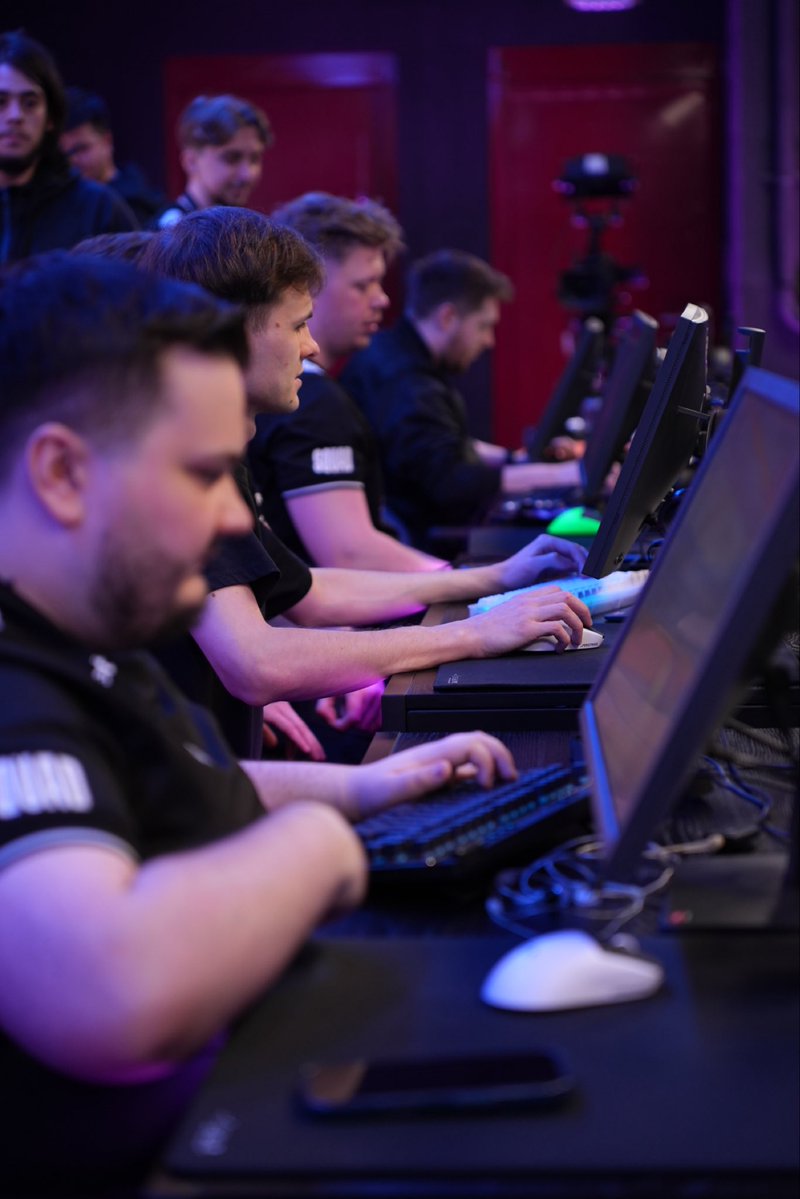 StarLadder_CS's tweet image. 😈 How did the set-up day go for the teams at LORGAR RANKINGS? Let’s take a look! 

Who do you think will take home the championship trophy? Let us know in the comments!

#LORGAR #LORGARRankings #Esports