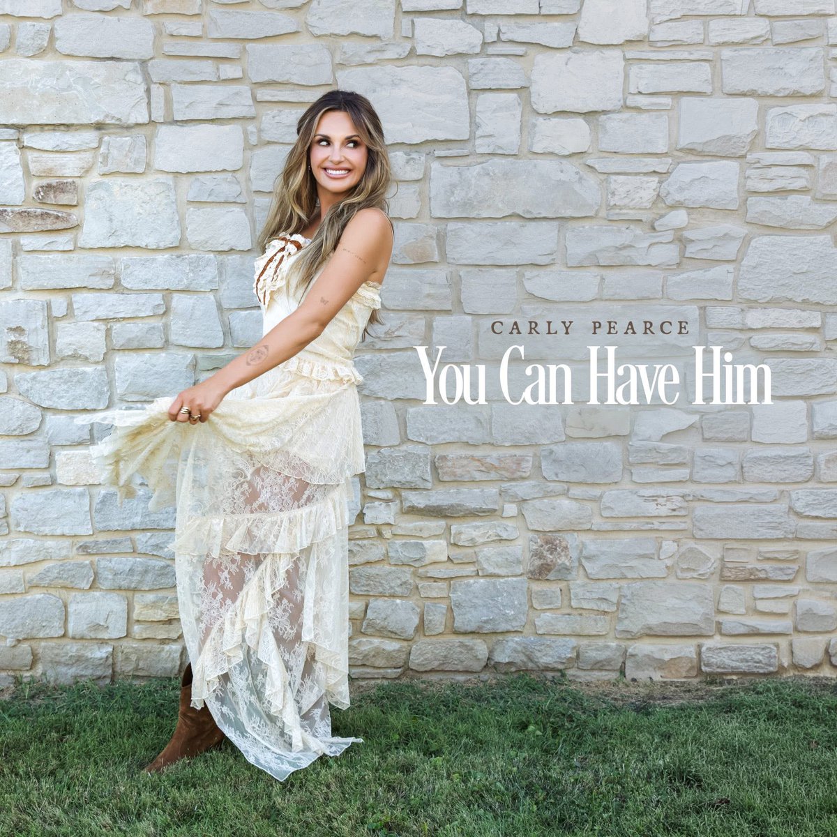 TheWomenCountry's tweet image. Listening to @carlypearce all day long in celebration of her birthday and surprise new song “You Can Have Him” out now! 🎂👏 

#carlypearce #newmusic #countrymusic