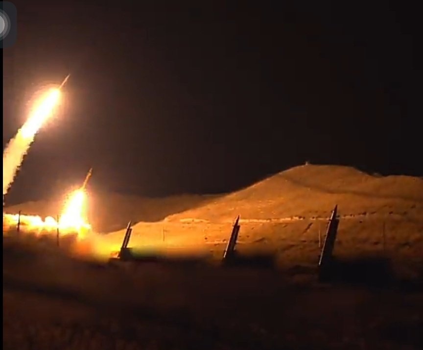 OpsHQs's tweet image. BREAKING

"🇮🇷⚡️ Reports: Iran threatens 'the largest missile launch in history' targeting the occupied territories and Arab countries allied with America, at the first sign of a potential strike. A dangerous escalation drawing frightening regional scenarios. 

#Iran #MiddleEast