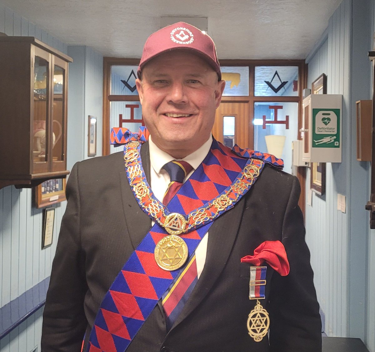 HraTrinity2595's tweet image. A great evening tonight in #newtonabbot #devon with the Companions of The Devonshire Provincial Grand Stewards Chapter No.3924 for their business meeting. The Provincial Grand Chapter of Devonshire Dep.G.Supt. E.Comp. Paul Hughes was seen sporting an @DevonMasons baseball cap!