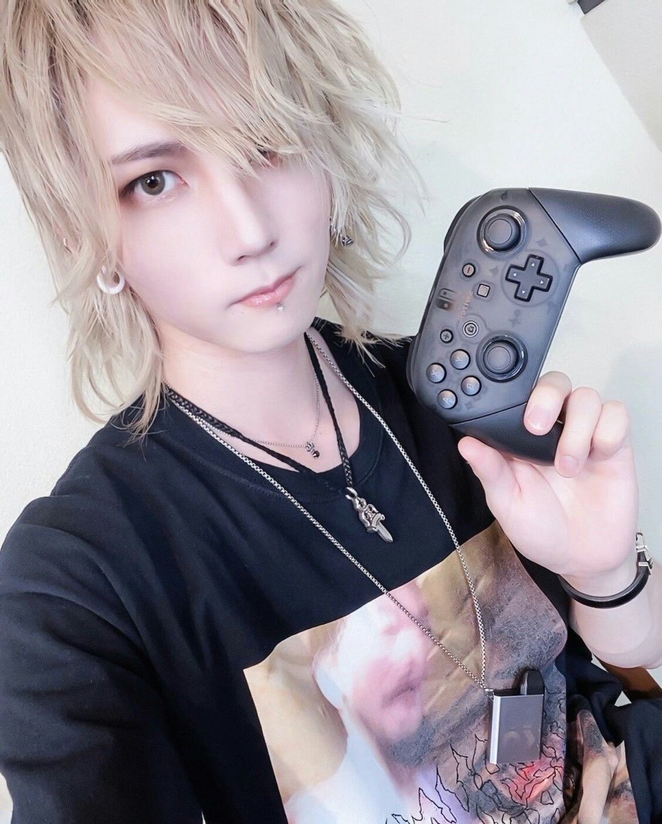 BASIL ⚔️ zyean & silver love ♡ tweet media