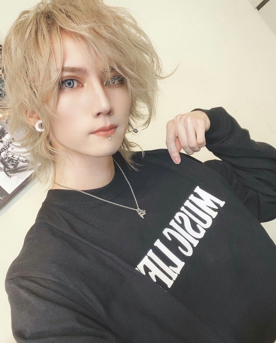 BASIL ⚔️ zyean & silver love ♡ tweet media