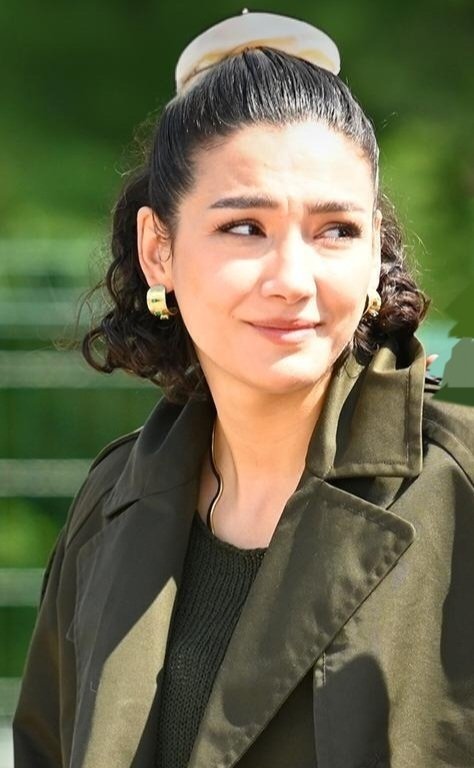 You can't help but love her!🌹🧿
#AybukePusat