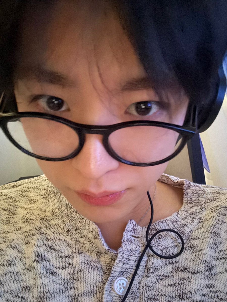 ale 𝜗𝜚 tweet media