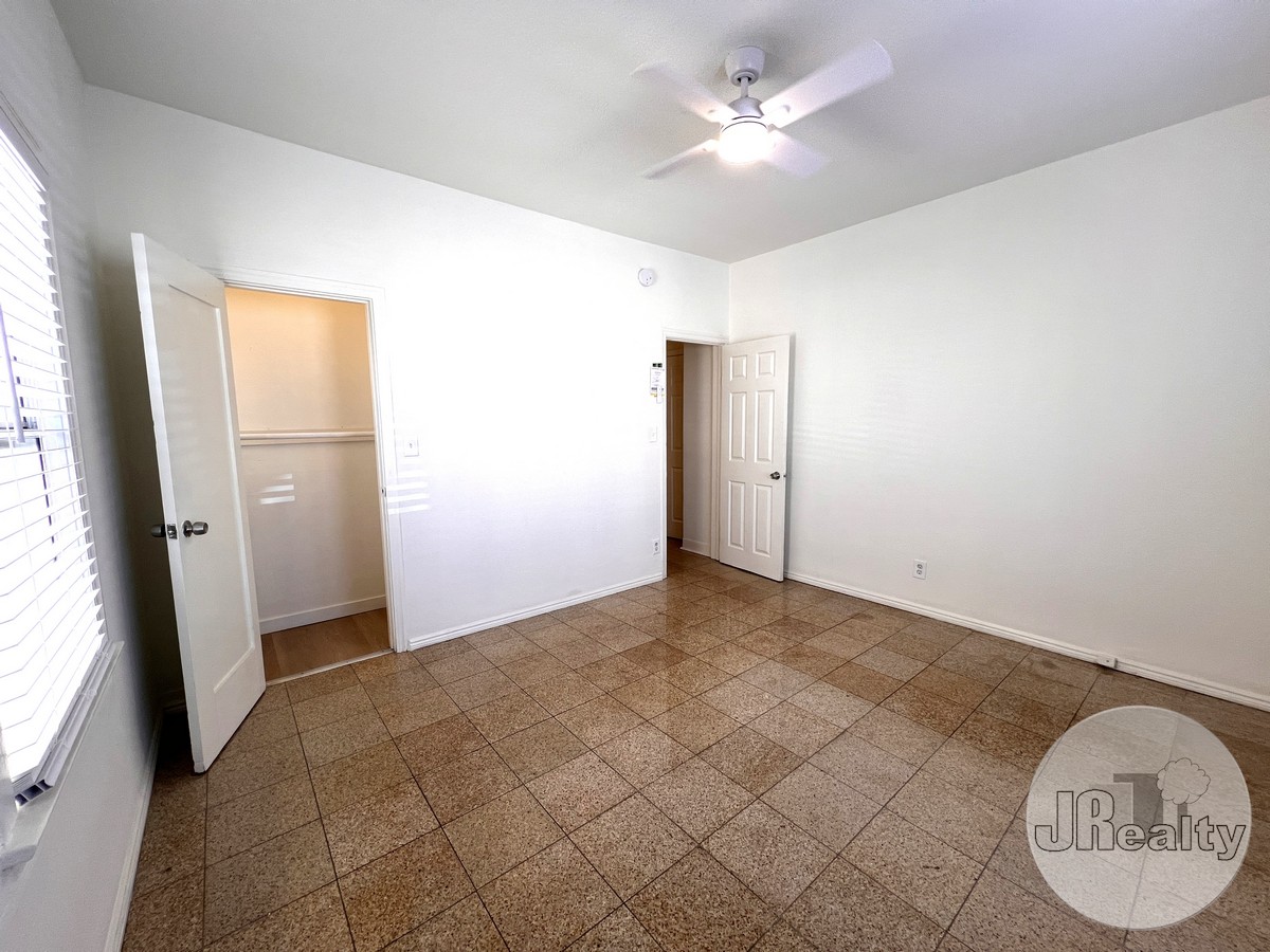 jrealty's tweet image. 3919 Walton Ave, Los Angeles, CA 90037

Fo showing:jrealty.rentkabob.com/rental?a=3919_…

#JRealty, #PropertyManagement, #LosAngeles, #quadruplex, #forrent, #forlease

Listed by Dylan Gallagher DRE# 02036528