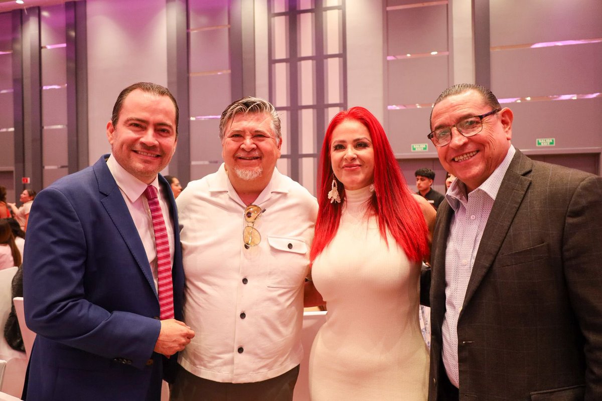 JMLeoCisneros's tweet photo. Agradezco al Mtro. ILICH GONZÁLEZ, Secretario General del SNTE Sección 47, por la amable invitación al desayuno con motivo del Día de las Educadoras
Especialmente para saludar a grandes amigos, como el Mtro. Luis García Sotelo🤝 y la Diputada Federal Sandra Karina González Pérez https://t.co/9y8Jr4HSSN