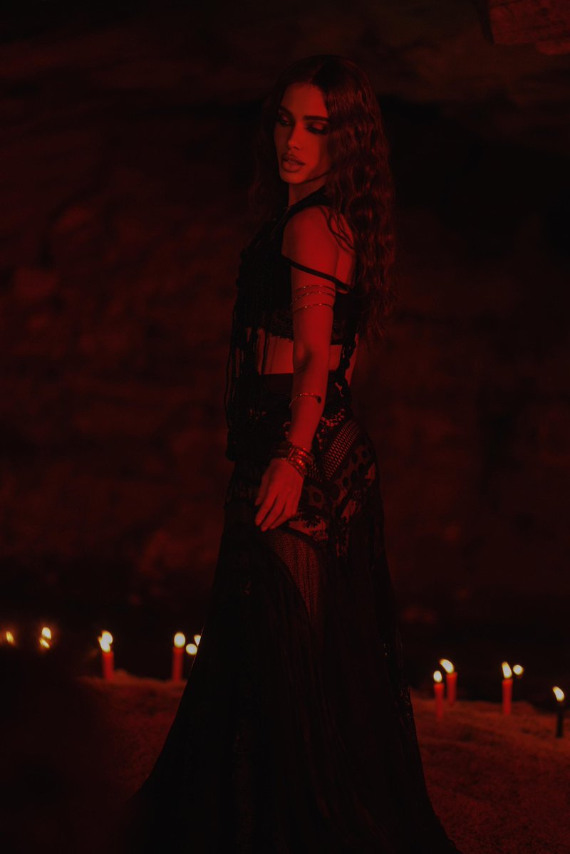 Não é meia noite agora, mas é depois da meia noite mesmo que a gente entrega fotos exclusivas pra vcs 🔥